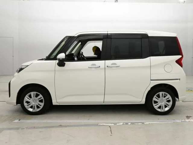 TOYOTA ROOMY 2023