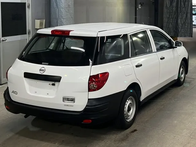 NISSAN AD 2022
