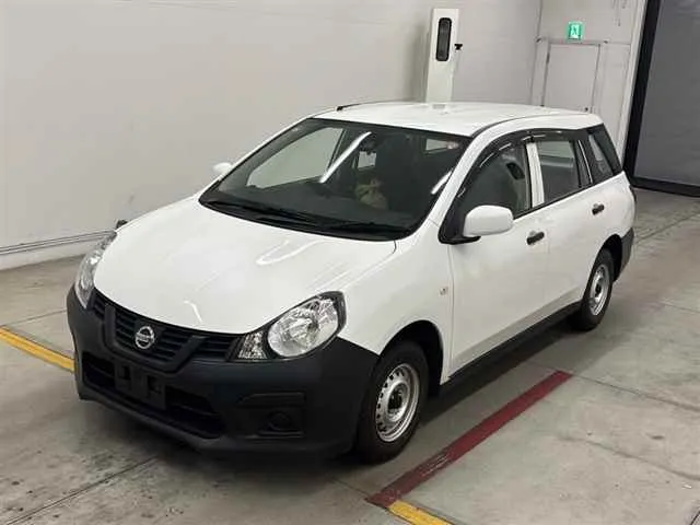 NISSAN AD 2021