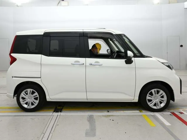 TOYOTA ROOMY 2023