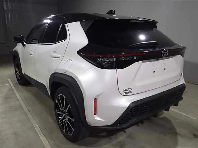 TOYOTA YARIS CROSS 2023