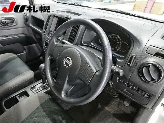 NISSAN AD 2021