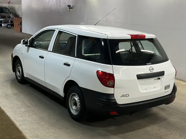 NISSAN AD 2022