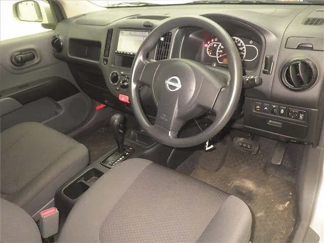 NISSAN AD 2021
