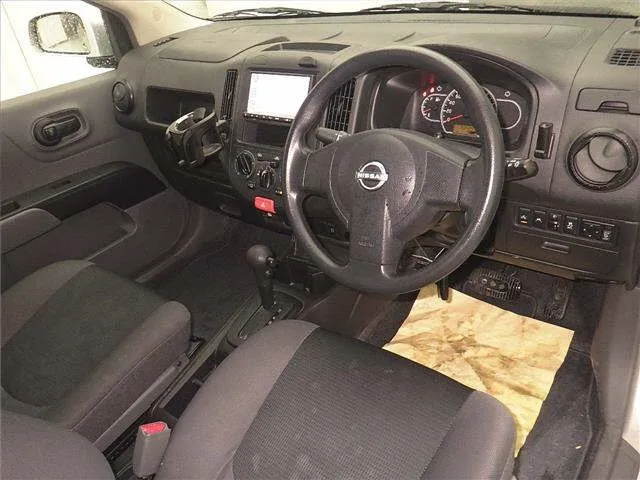 NISSAN AD 2023