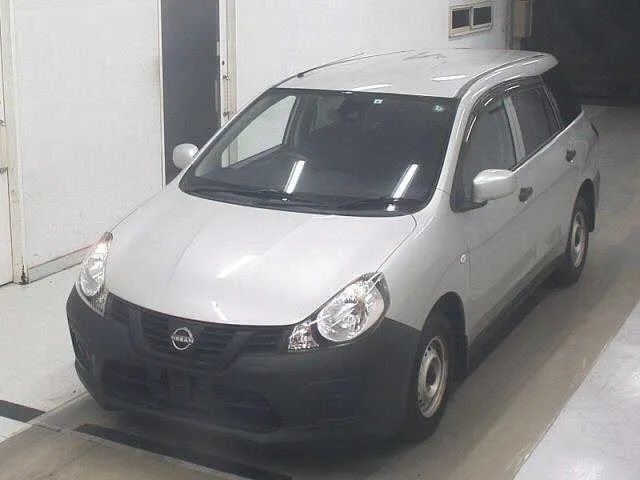 NISSAN AD 2021