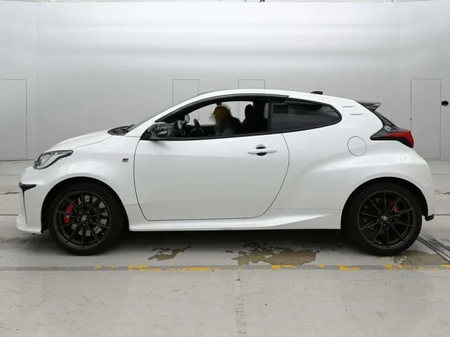 TOYOTA YARIS 2023