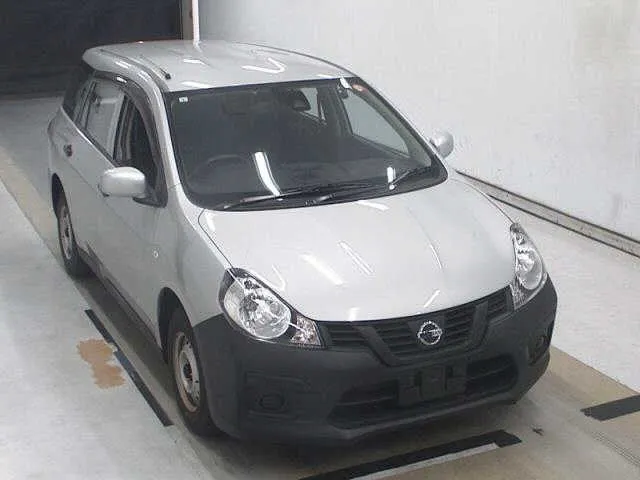 NISSAN AD 2021