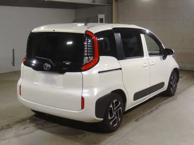 TOYOTA SIENTA 2023