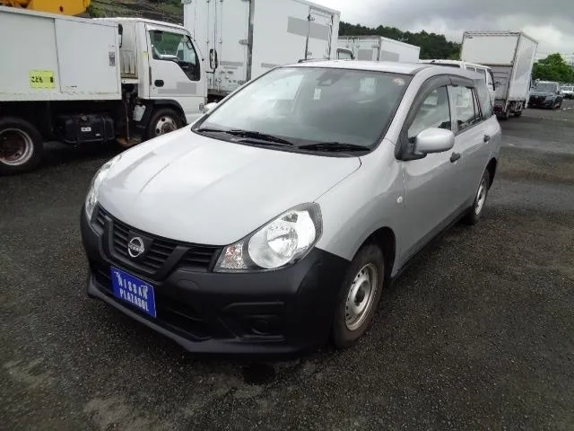 NISSAN AD 2022