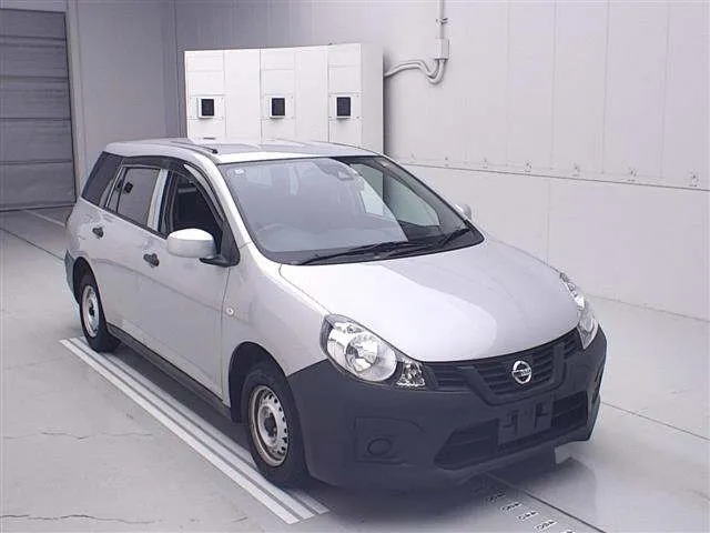 NISSAN AD 2021