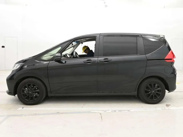 HONDA FREED 2023