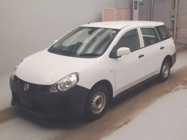 NISSAN AD 2021