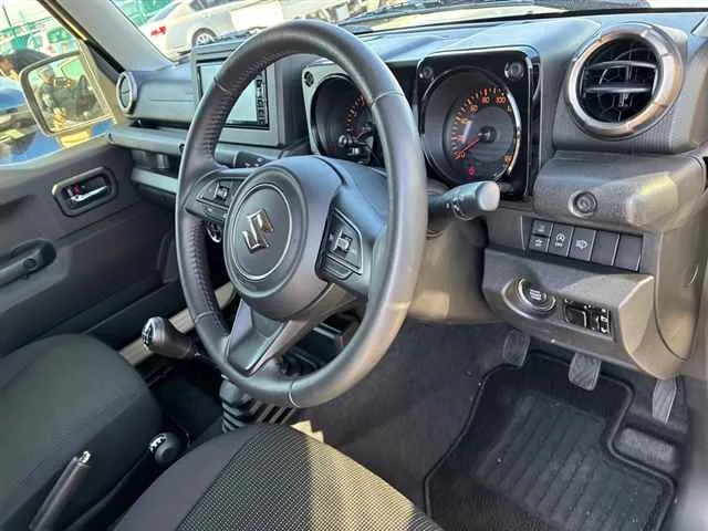 SUZUKI JIMNY SIERRA 2023