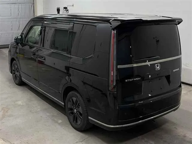 HONDA STEP WAGON 2023