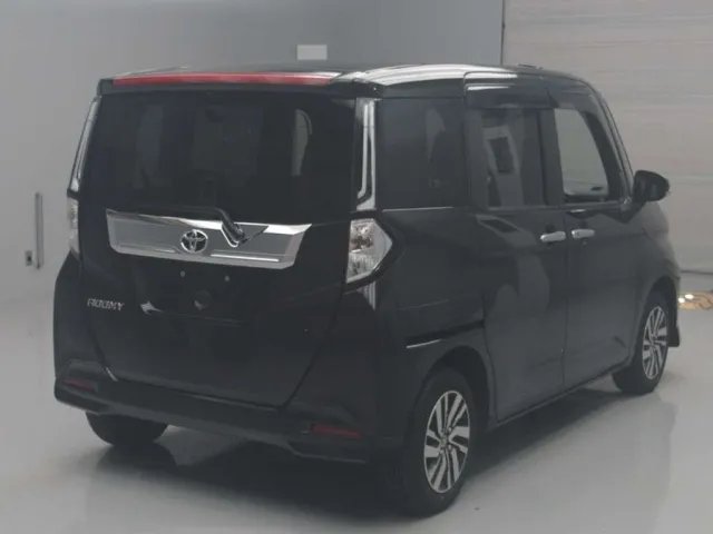 TOYOTA ROOMY 2023