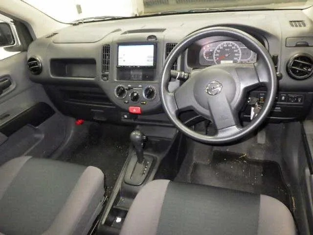 NISSAN AD 2021