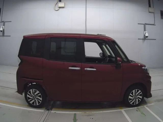 TOYOTA ROOMY 2023