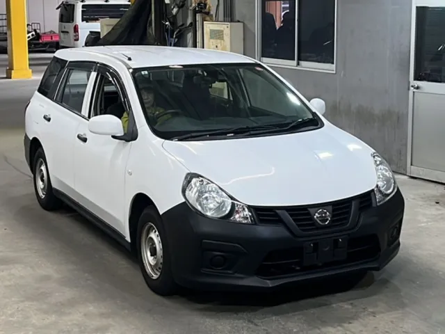 NISSAN AD 2021