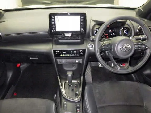 TOYOTA YARIS CROSS 2023