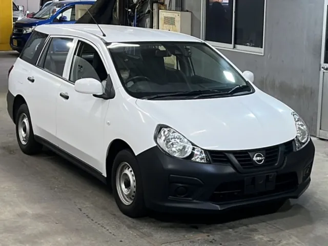 NISSAN AD 2022