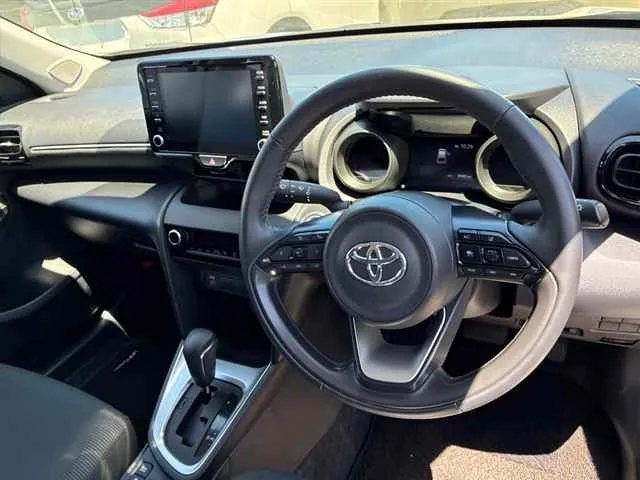 TOYOTA YARIS CROSS 2023