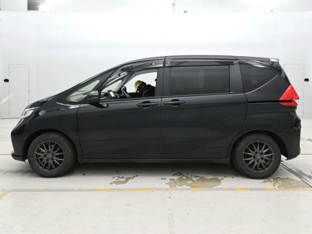 HONDA FREED 2023