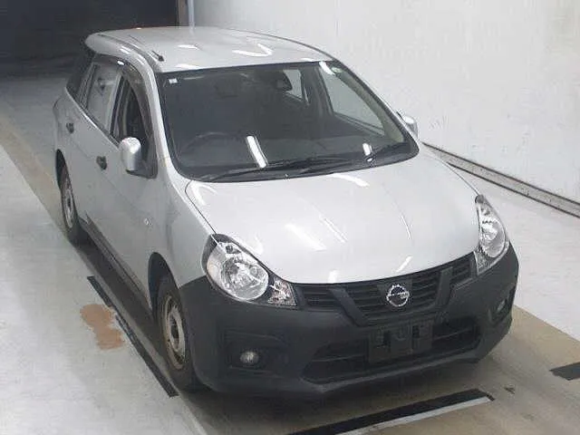 NISSAN AD 2021