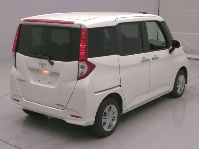 TOYOTA ROOMY 2023