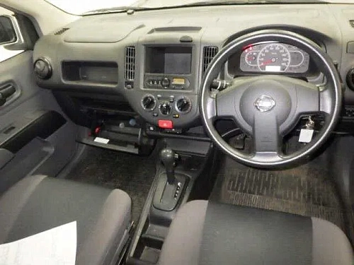 NISSAN AD 2021