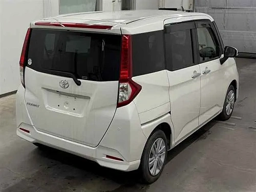 TOYOTA ROOMY 2023