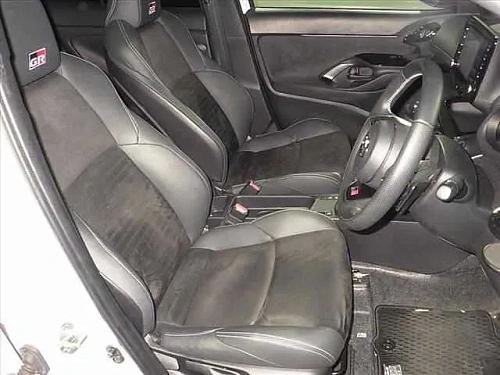 TOYOTA YARIS CROSS 2023