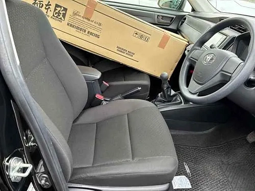 TOYOTA COROLLA AXIO 2023