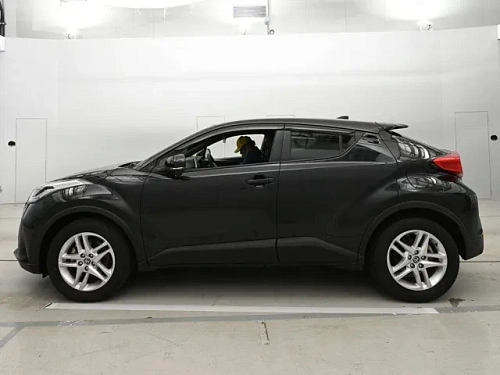 TOYOTA C-HR 2023