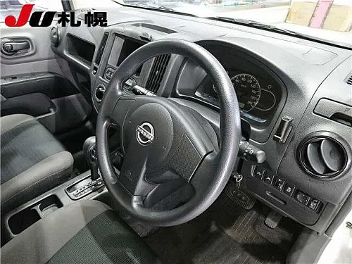 NISSAN AD 2021