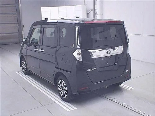 TOYOTA ROOMY 2023