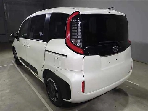TOYOTA SIENTA 2023