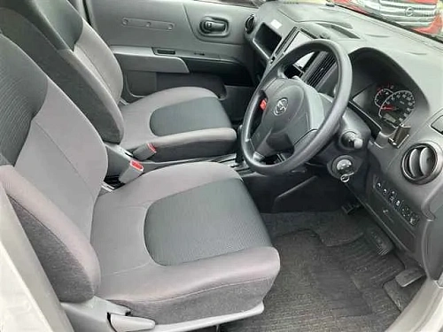 NISSAN AD 2021