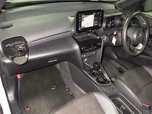TOYOTA YARIS CROSS 2023