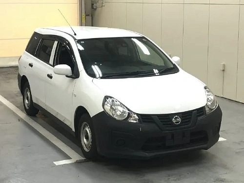 NISSAN AD 2021