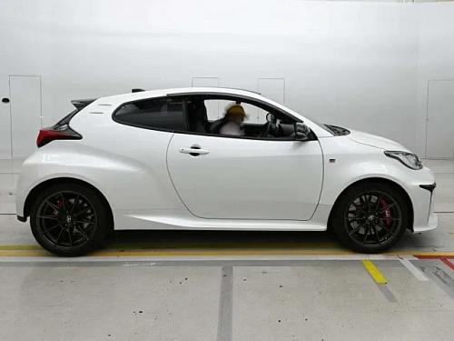 TOYOTA YARIS 2023