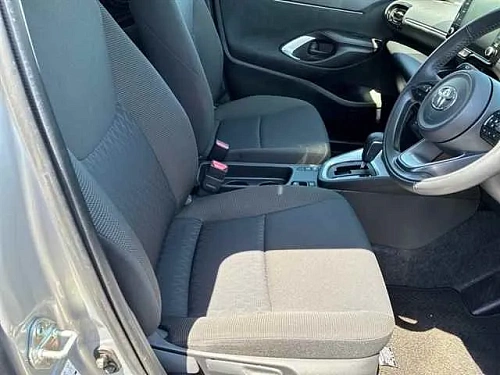 TOYOTA YARIS CROSS 2023