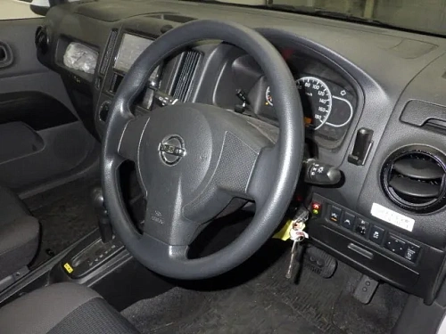 NISSAN AD 2021