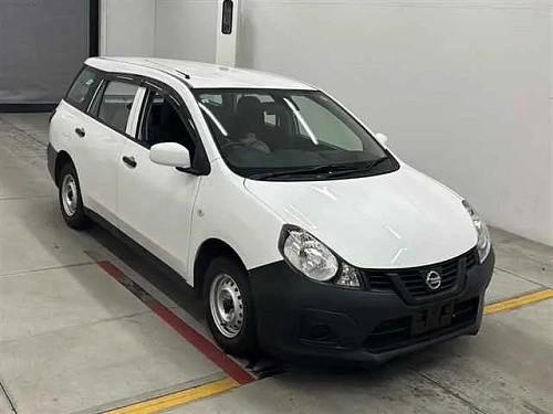 NISSAN AD 2021