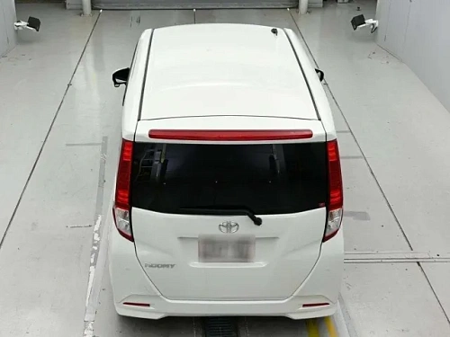 TOYOTA ROOMY 2023