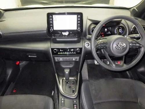 TOYOTA YARIS CROSS 2023