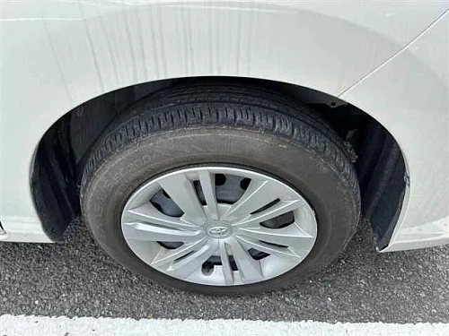 TOYOTA ROOMY 2023