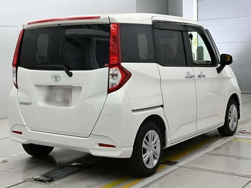 TOYOTA ROOMY 2023