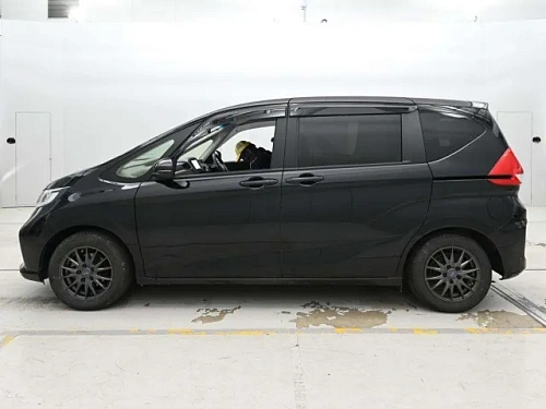 HONDA FREED 2023