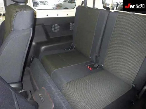 SUZUKI JIMNY SIERRA 2023